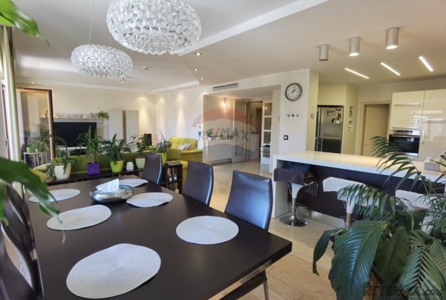 PULA, STAN 190 m2 + apartman 60m2 - 5