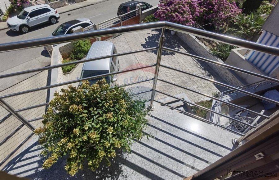 PULA, STAN 190 m2 + apartman 60m2 - 7