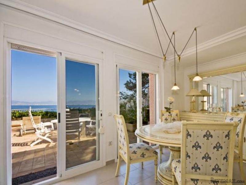 Idyllic Frontline Apartment In Cala.. - 2