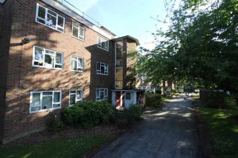 3 bedroom, Flat house for sale