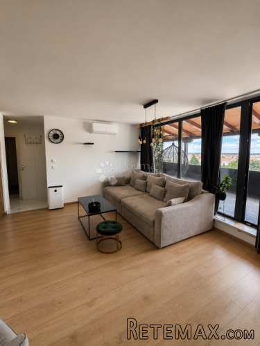 Sunčan stan s prekrasnom lođom - 49.10 + 30 M2 - 2