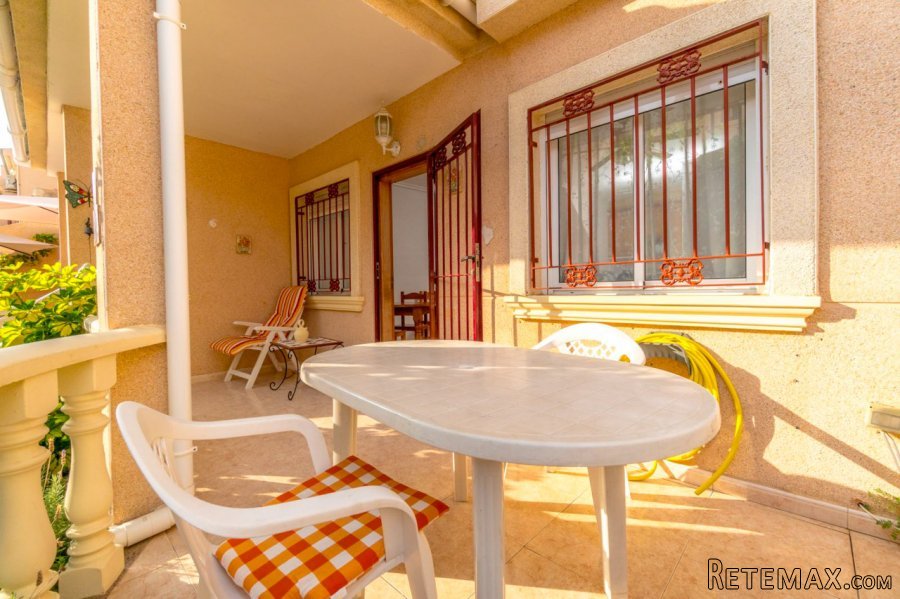 Vivienda adosada de 3 dormitorios y 2 baños.La planta baja.. - 2