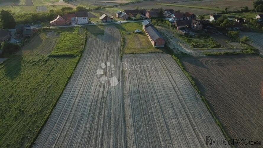 Gospodarski objekt na parceli 12.377 m²-Poljana Križevačka - 3