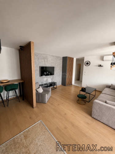 Sunčan stan s prekrasnom lođom - 49.10 + 30 M2 - 3