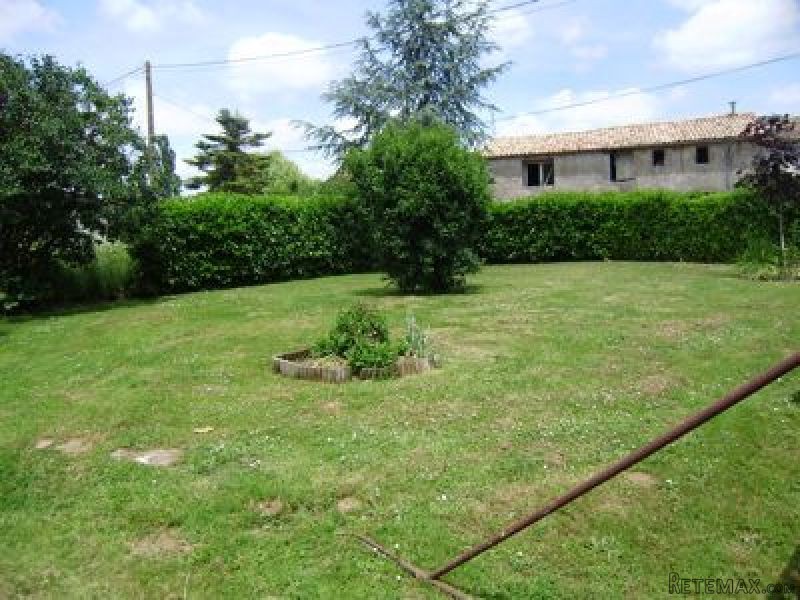 Large Detached Stone Property - 2