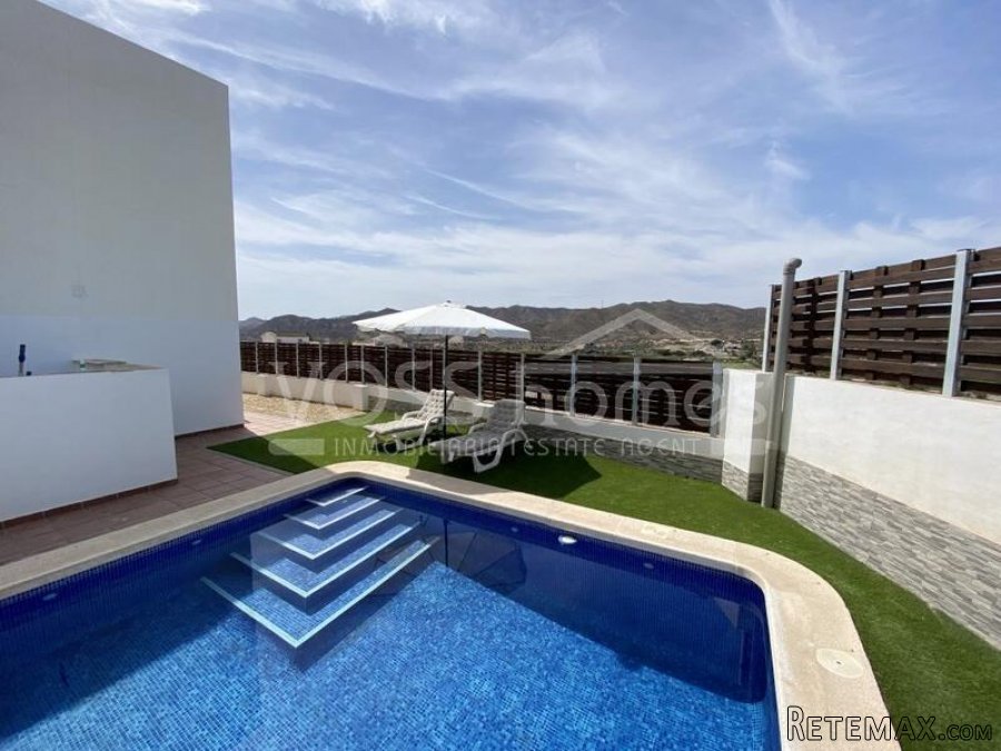 NEW & EXCLUSIVE TO VOSS HOMES - A very spacious, modern.. - 5