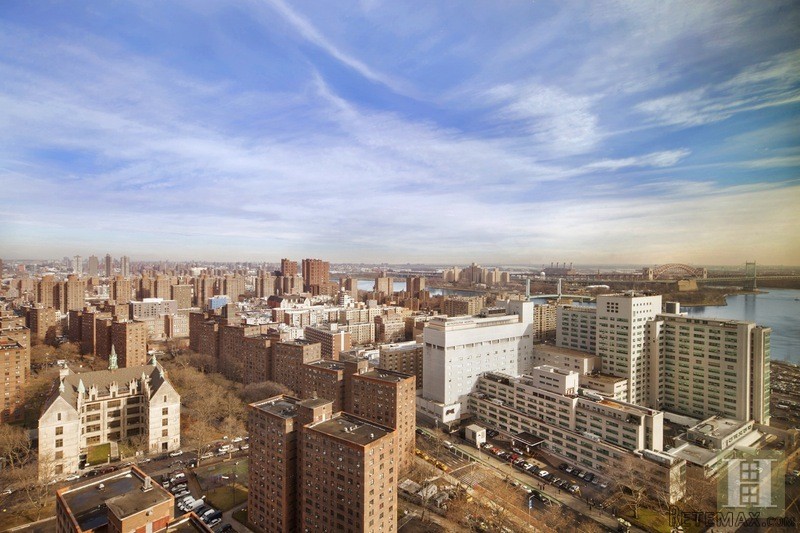 2 bedroom Apartment For Sale: 215 EAST..