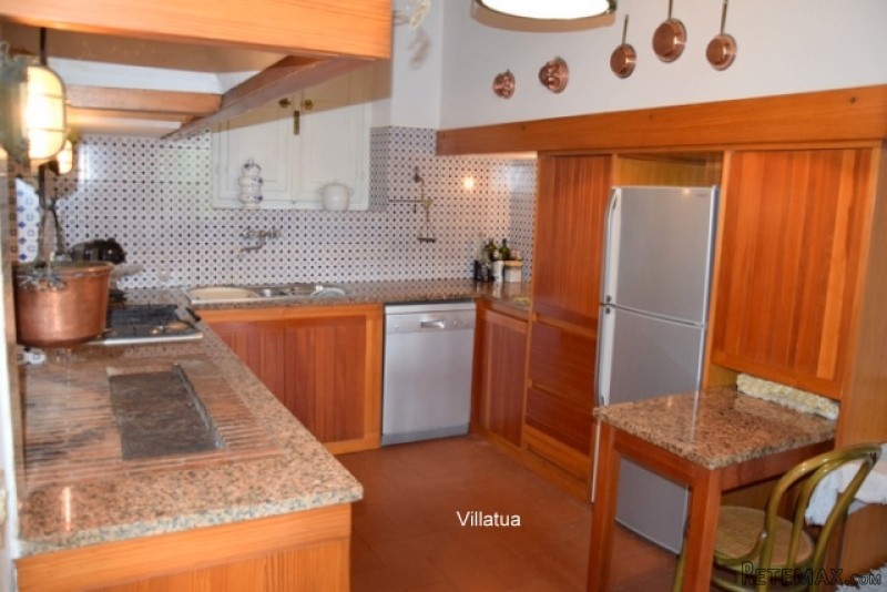 Villa - For Sale - - EUR 1100000