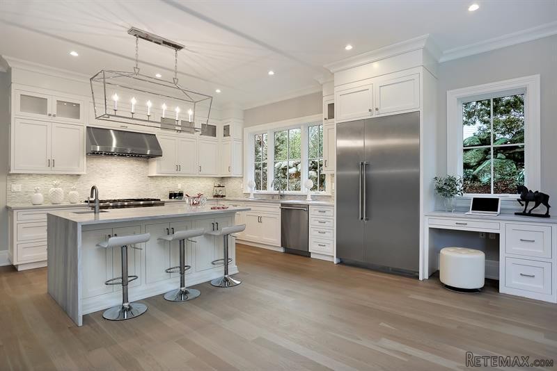 6 bedroom House For Sale: 106 Lockwood.. - 2