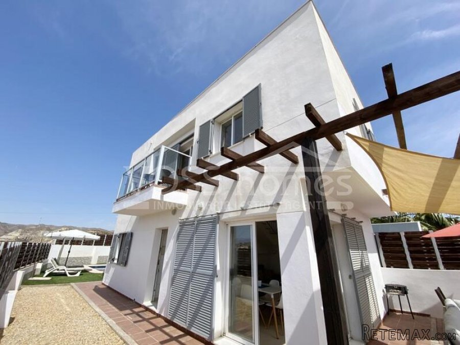 NEW & EXCLUSIVE TO VOSS HOMES - A very spacious, modern.. - 10