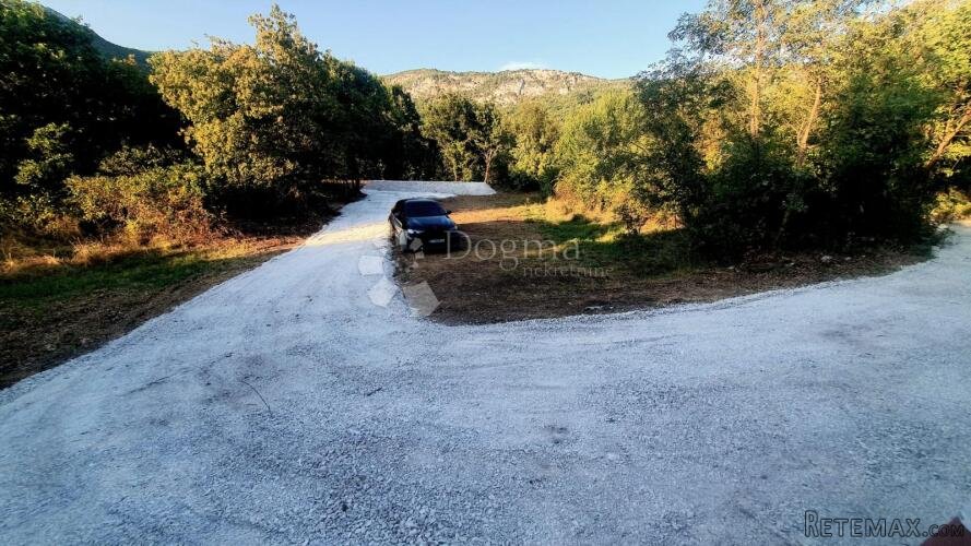 Građevinsko zemljište u idiličnom okruženju - 3