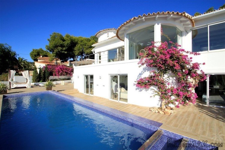 This luxury villa has been completely renovated in 2017 and.. - 3