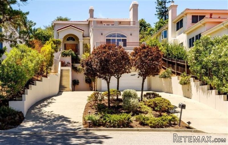 4 Bedrooms - Property - CA - For Sale