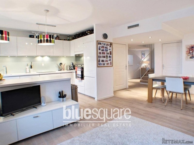 Immaculate top floor duplex apartment.. - 2