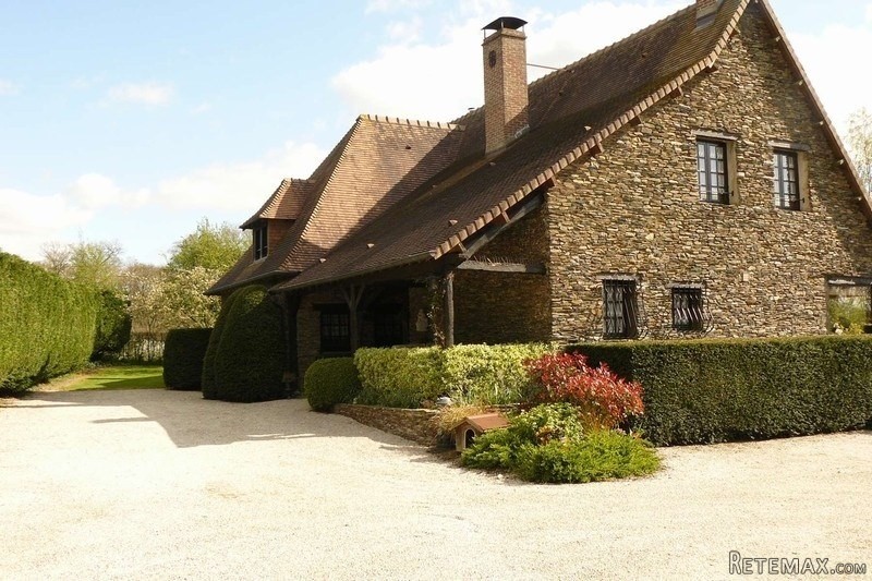 Vast Property in Private Surroundings - 2