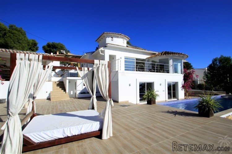 This luxury villa has been completely renovated in 2017 and.. - 6