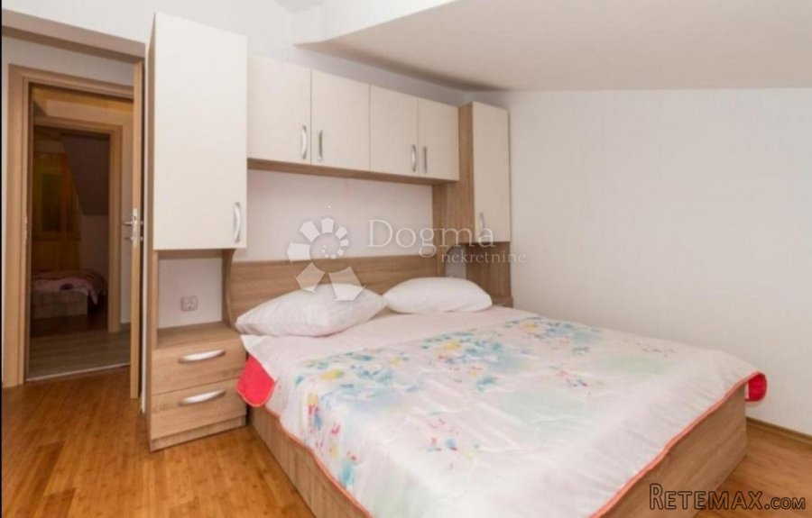 VODICE, blizu mora 5 apartmana spremni za turističko iznajml - 9