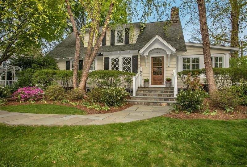 4 bedroom House For Sale: 555 Milton..