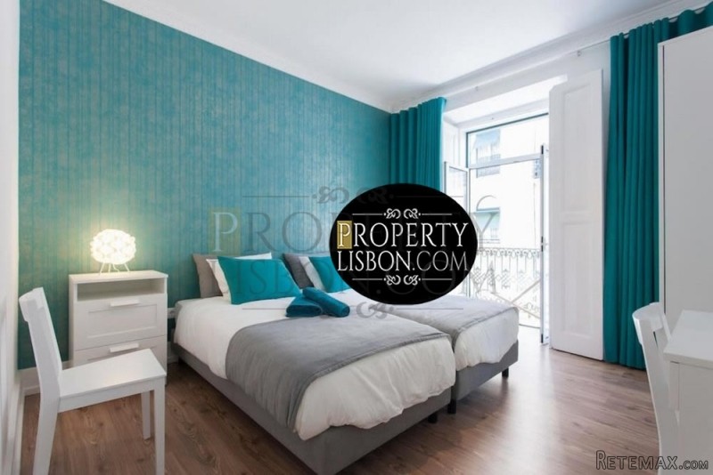 Renovated 4-bedroom apartment by the..