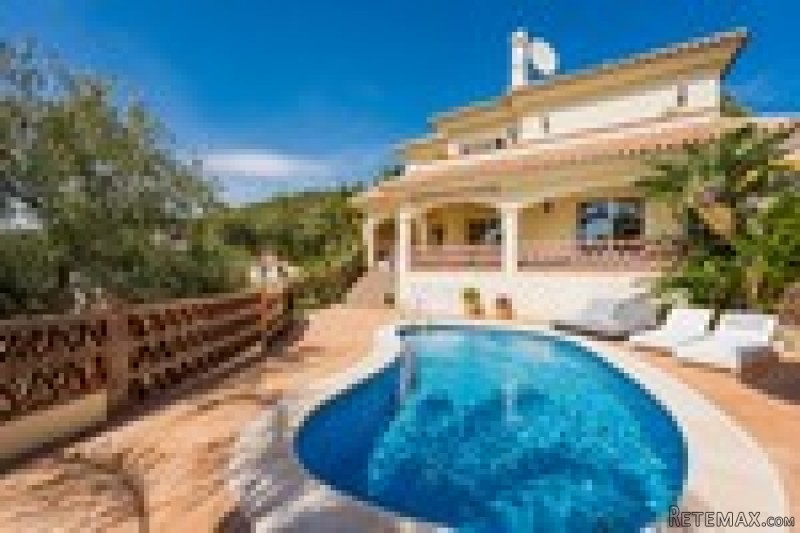 5 Bedrooms - Villa - Malaga - For Sale