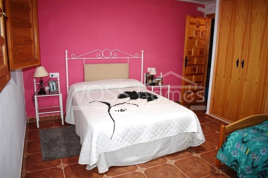 A lovely 4 bedroom, 1 bathroom Country House of 230m2 with.. - 13