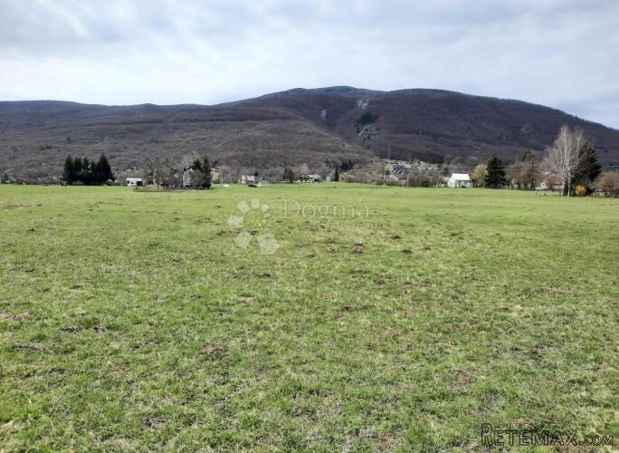 PRODAJE SE GRAĐEVINSKO ZEMLJIŠTE KORENICA