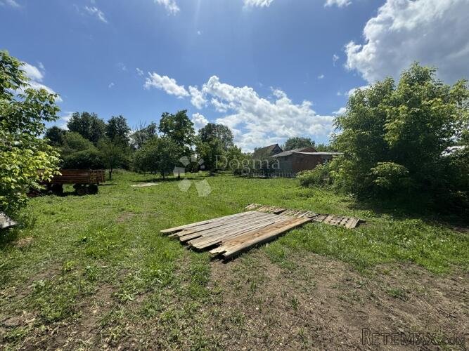 GRAĐEVINSKO ZEMLJIŠTE, DESNO ŽELJEZNO, STAMBENA ZONA