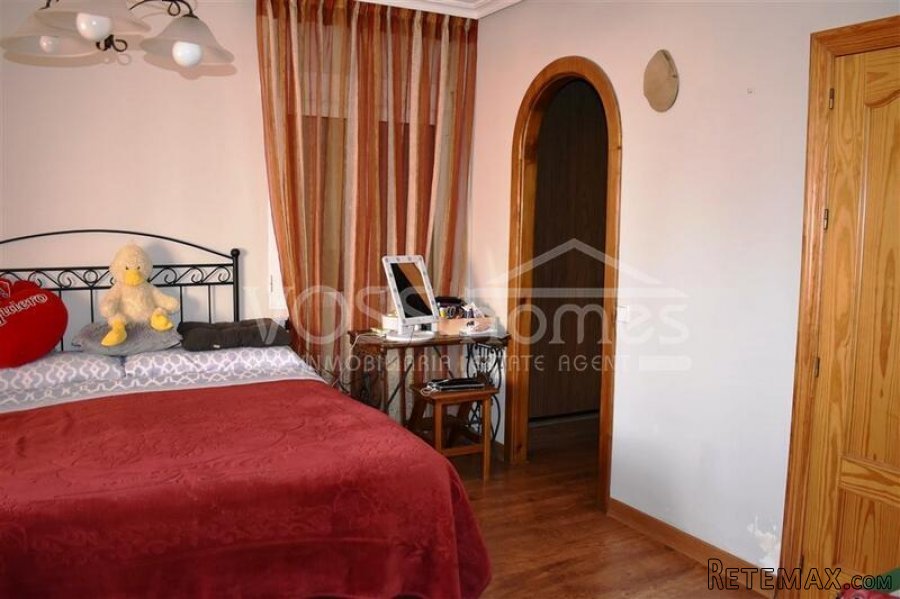Large two storey, 3 bed, 3 bath Semi-detached Villa with.. - 15