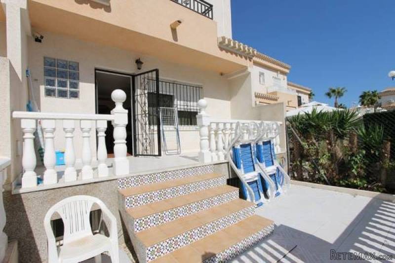 5 Bedroom 3 Bathroom Townhouse In Playa.. - 2