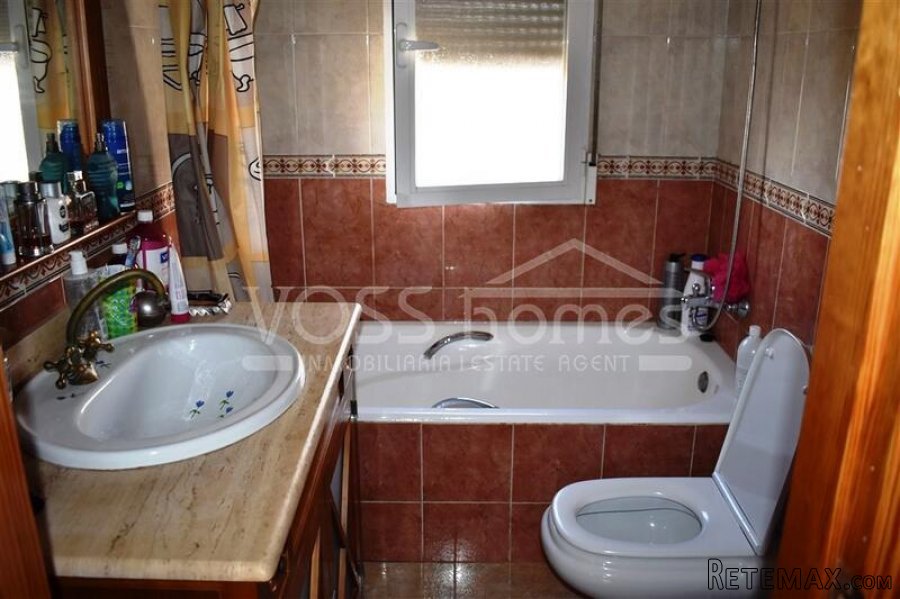 Large two storey, 3 bed, 3 bath Semi-detached Villa with.. - 16