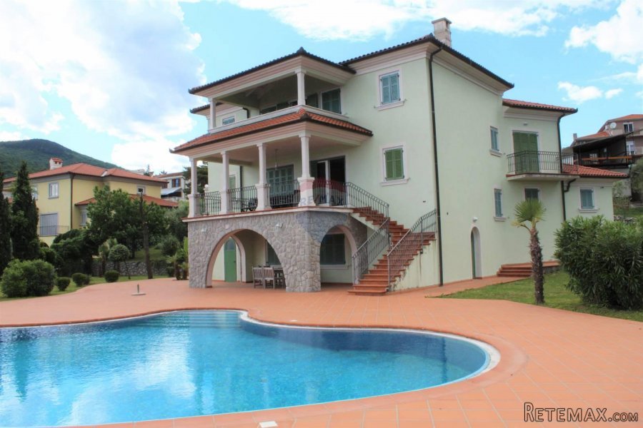 OPATIJA - POBRI - PREKRASNA VILA S BAZENOM I POGLEDOM