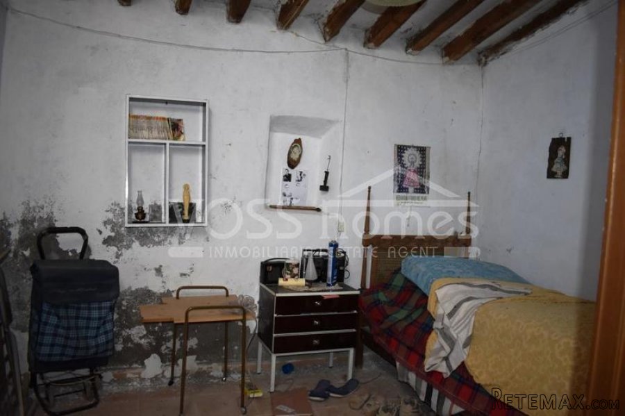 Large 2 storey old cortijo property to renovate with garage.. - 19