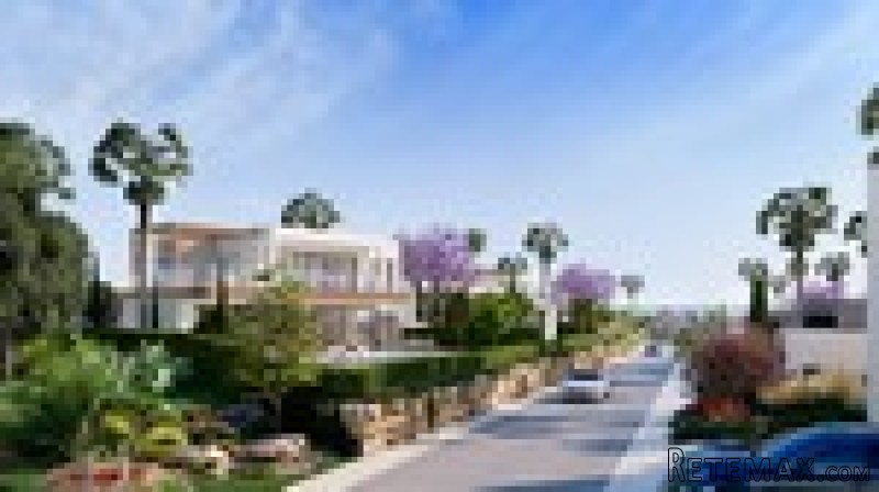 4 Bedrooms - Villa - Malaga - For Sale