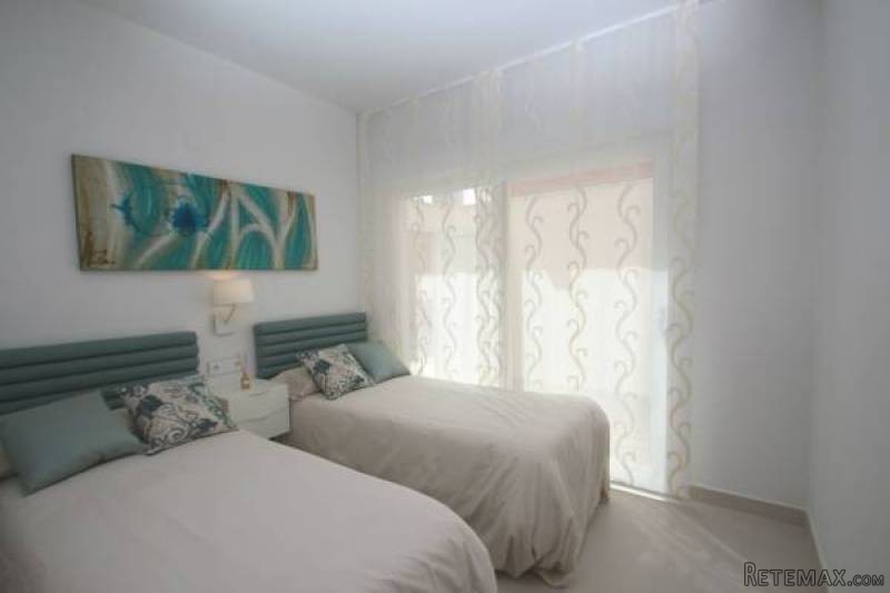4 Bedroom 2 Bathroom Bungalow In.. - 2