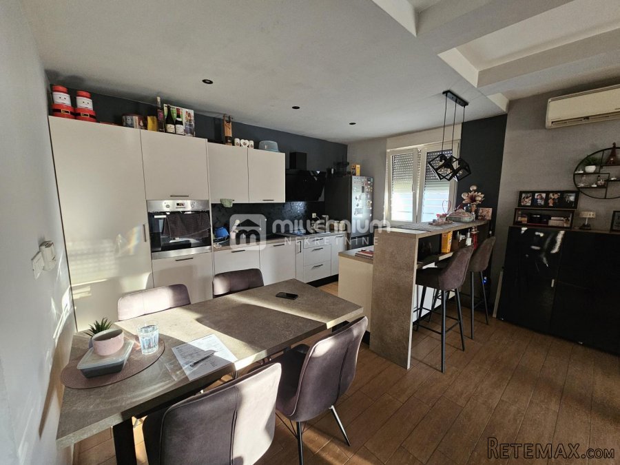 Rijeka, Škurinje, dvoetažni 3s+db, 110.30m2, parking - 5