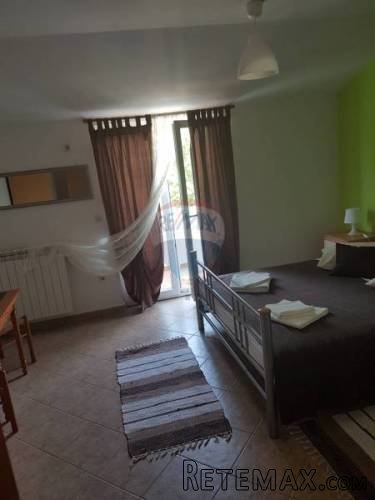 Kuća sa poslovni prostorom - 3