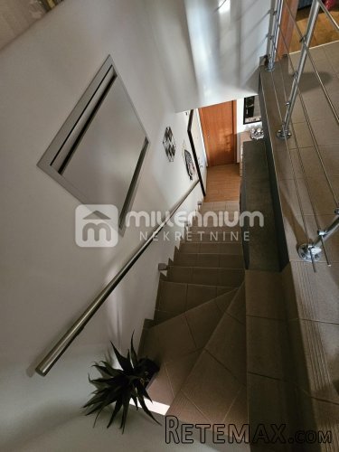 Rijeka, Škurinje, dvoetažni 3s+db, 110.30m2, parking - 9