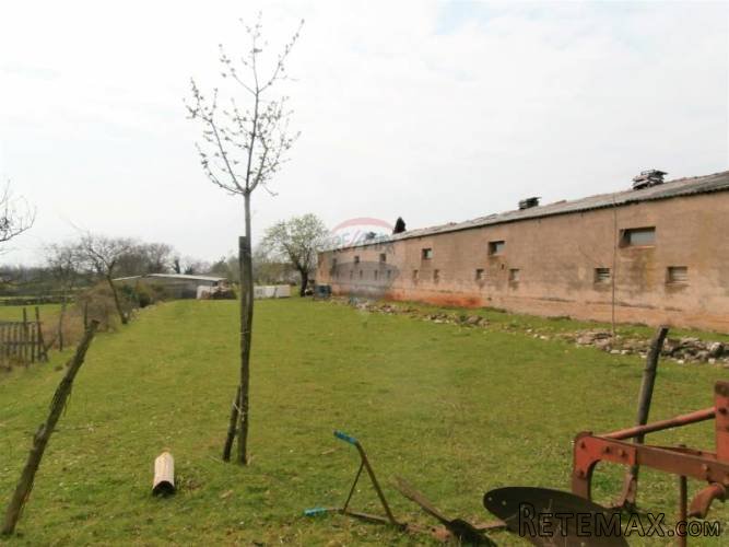 ISTRA-kuća za adaptaciju, 2,5km od mora