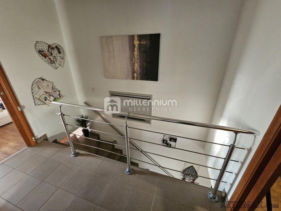 Rijeka, Škurinje, dvoetažni 3s+db, 110.30m2, parking - 10