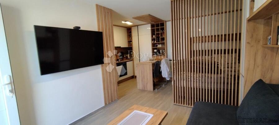2 APARTMANA OKOLICA GRADA KRKA