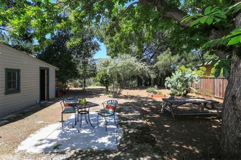 cute cottage in cupertino - 2