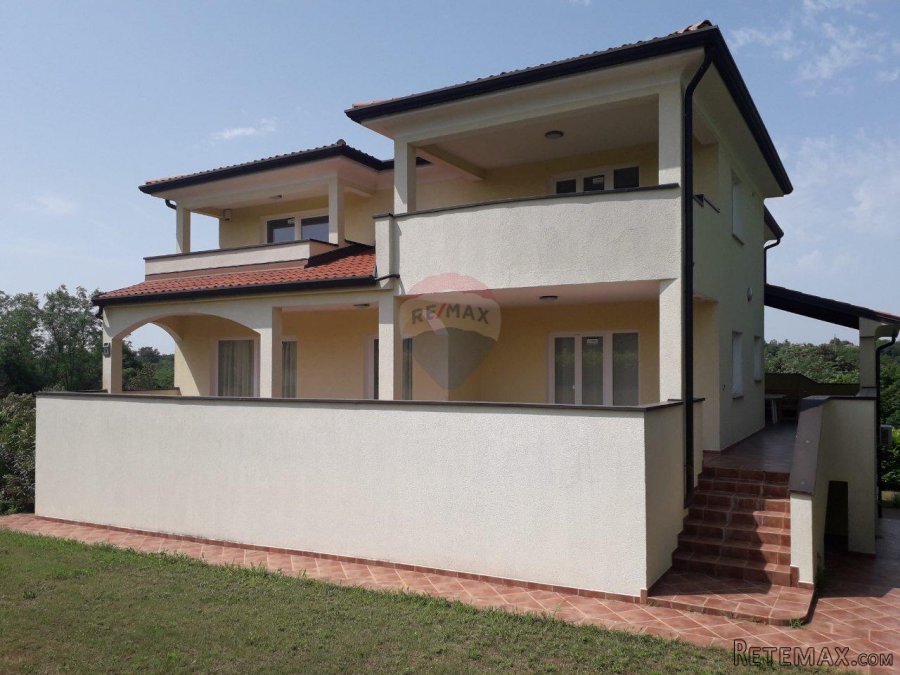 ISTRA,Samostojeća kuća u predgrađu Umaga - 2