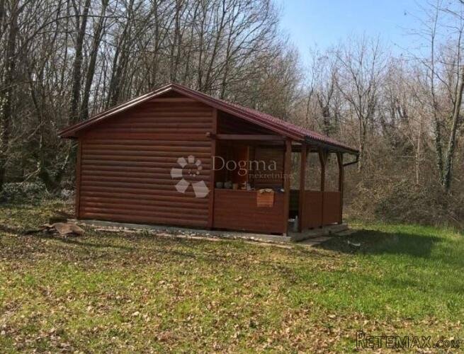 Parcela sa malom kućicom - 2