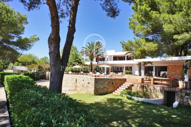 Large Villa in a secure location near.. - 2