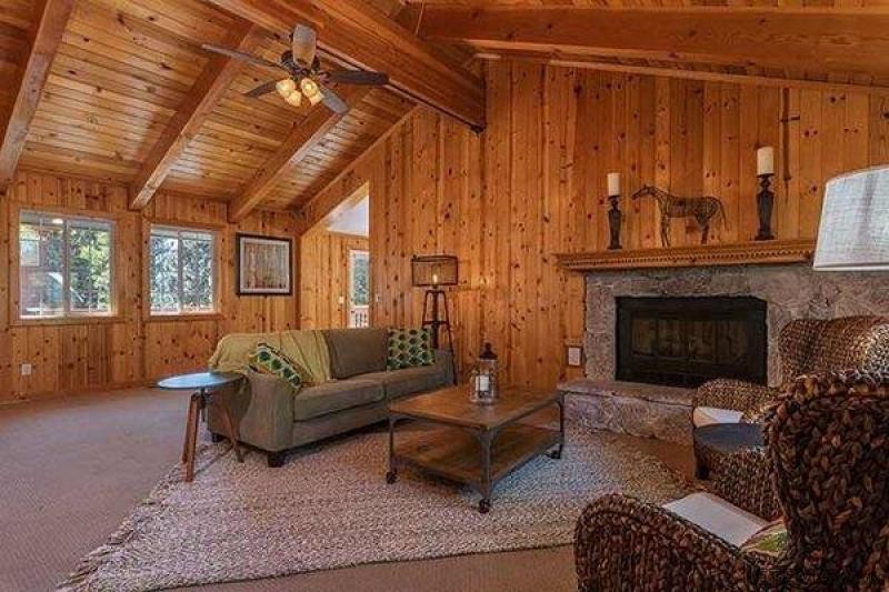 3 bedroom Residence For Sale: Truckee.. - 2