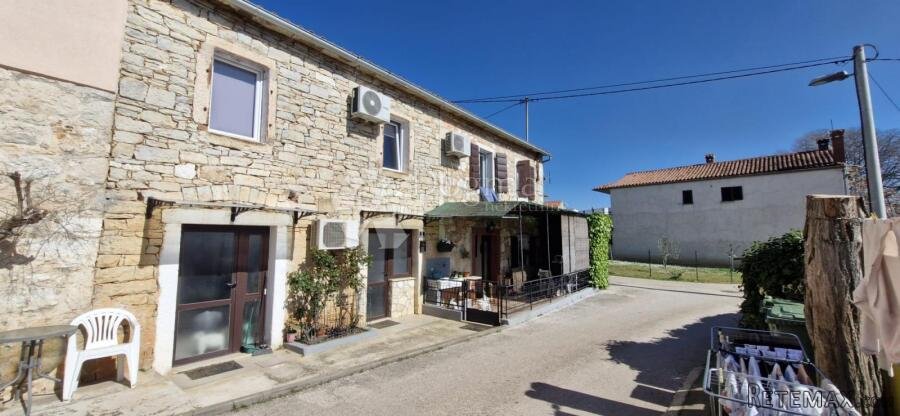 POREČ (okolica) - Kuća sa dva stana PRILIKA