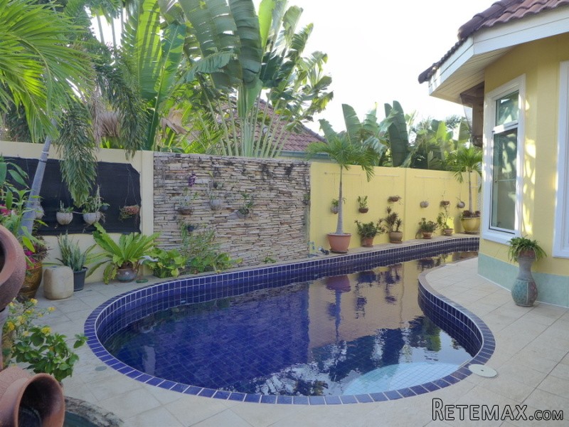 3 bedroom pool house in secure village.. - 2