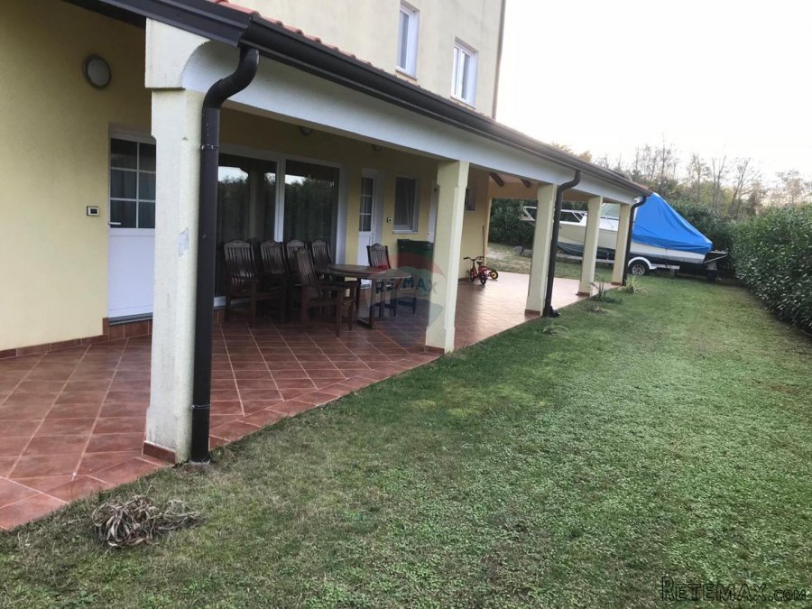ISTRA,Samostojeća kuća u predgrađu Umaga - 9