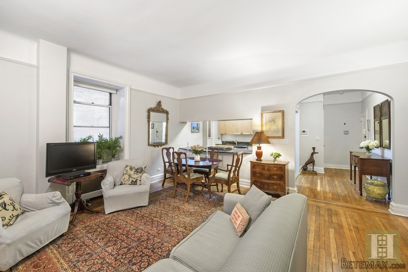 2 bedroom Apartment For Sale: 301 WEST..