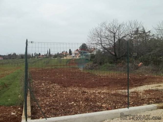 Umag, građevinsko zemljište s građevinskom dozvolom